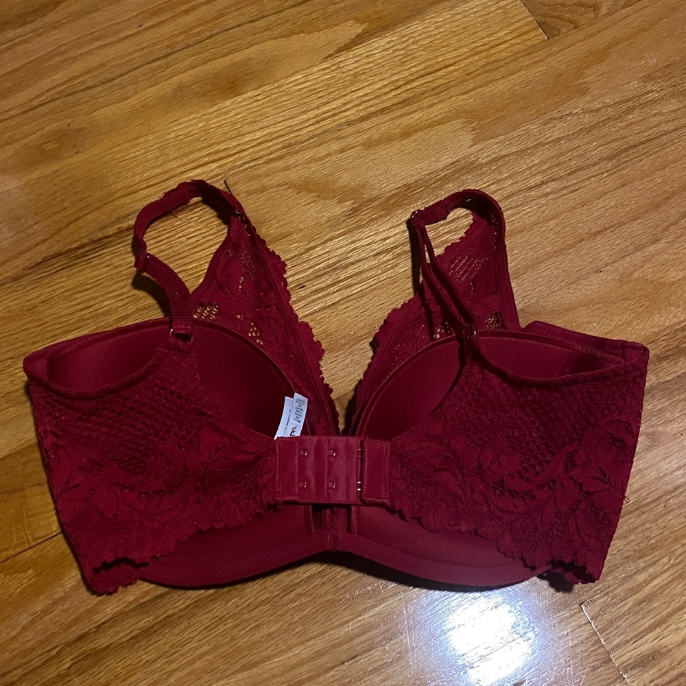 NEVER WORN NWOT Le Mystere Lace Plunge Bra in Red - Picture 5 of 8